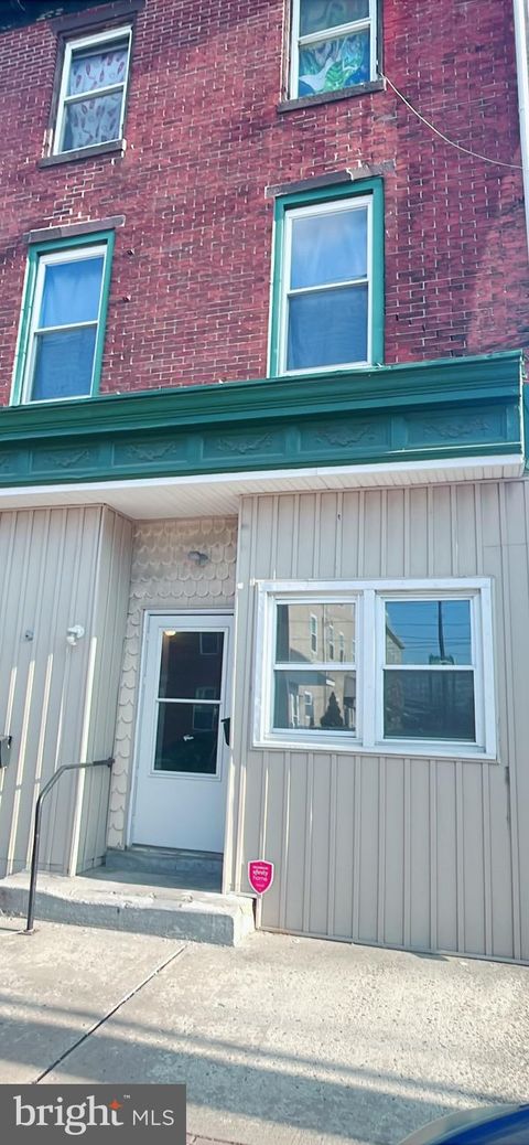 Photo of 132 N King Street, GLOUCESTER CITY, NJ 08030 (MLS # NJCD2116726)