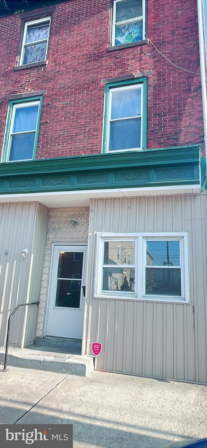132 N KING STREET