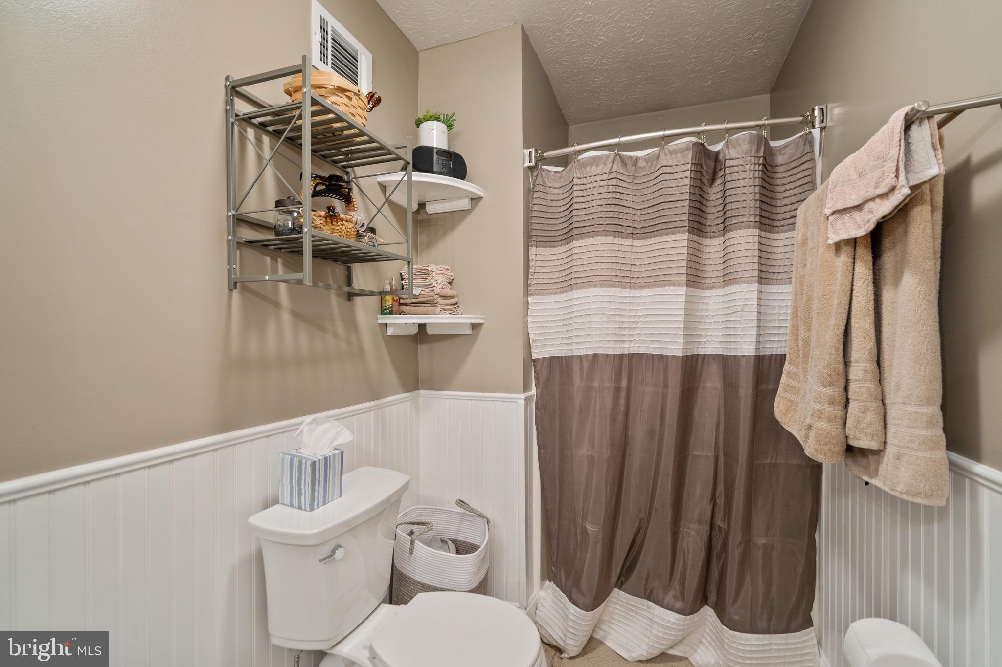 TUDOR SQUARE - Residential