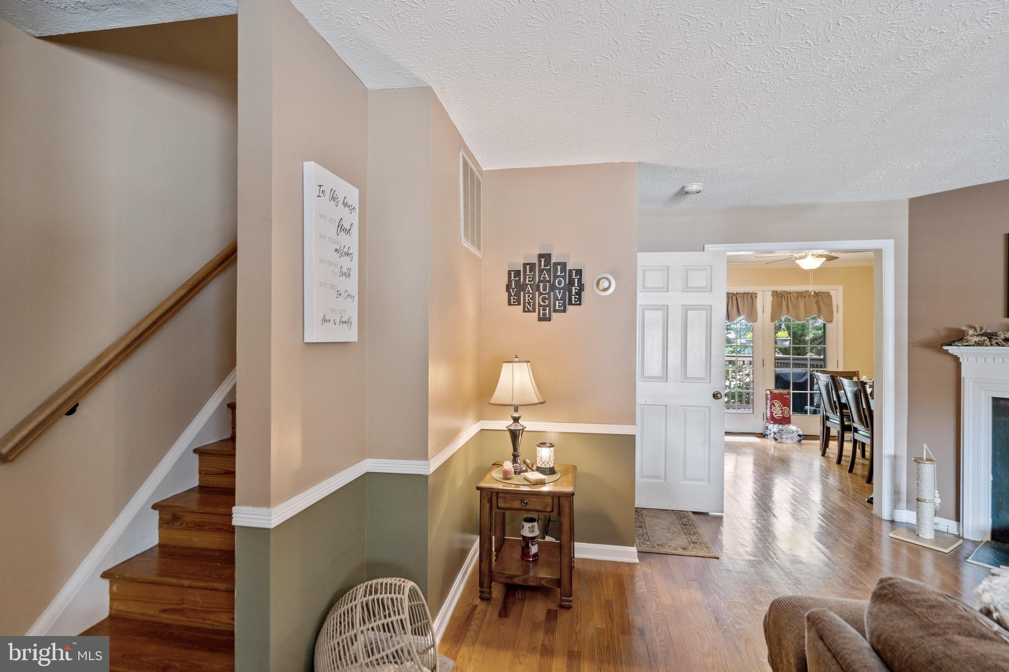 TUDOR SQUARE - Residential