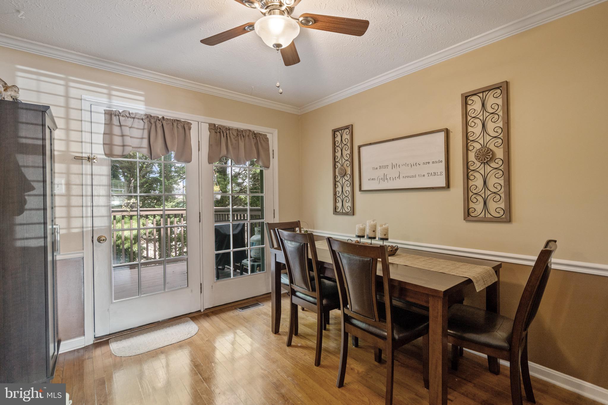 TUDOR SQUARE - Residential