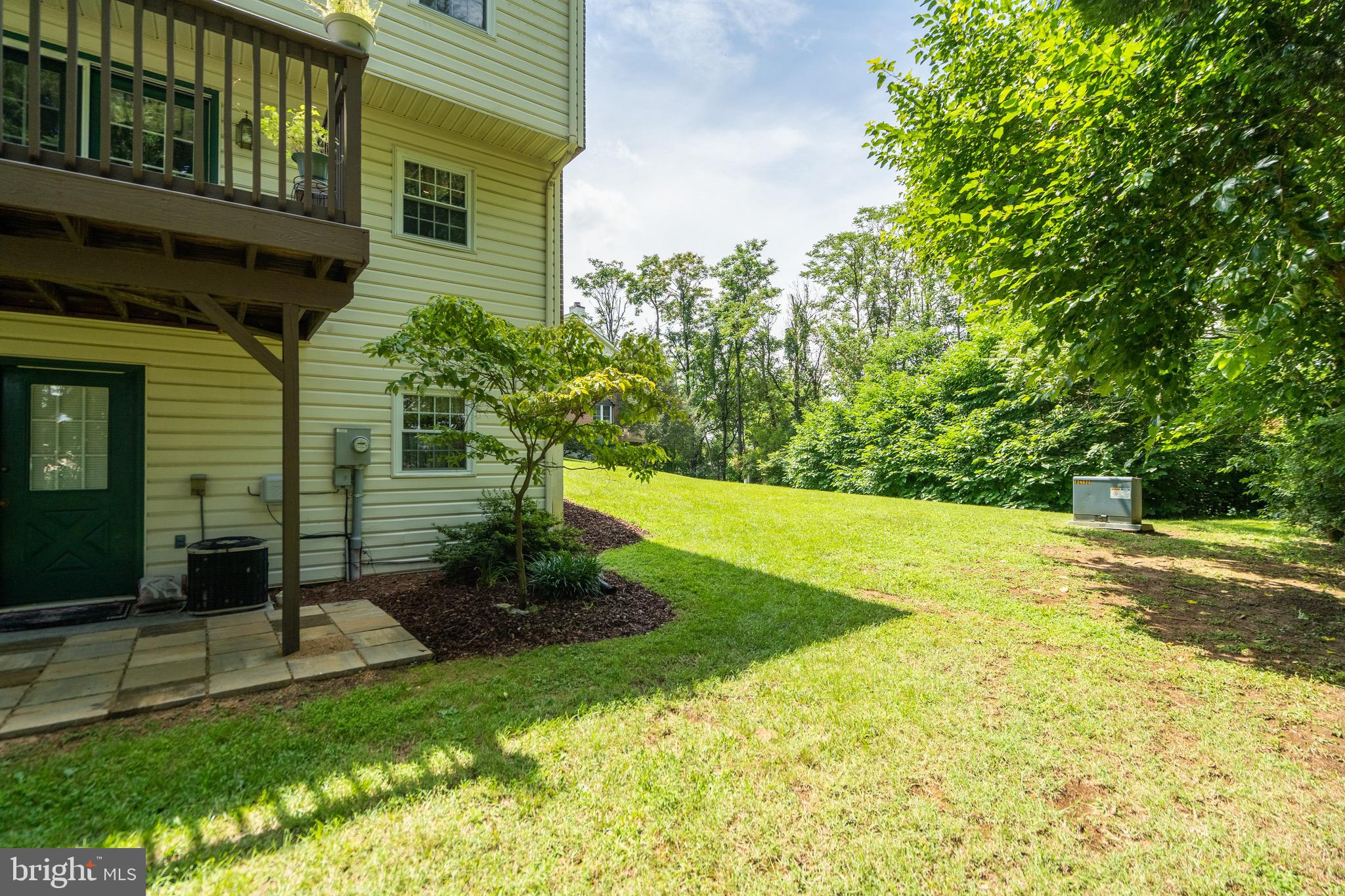 TUDOR SQUARE - Residential