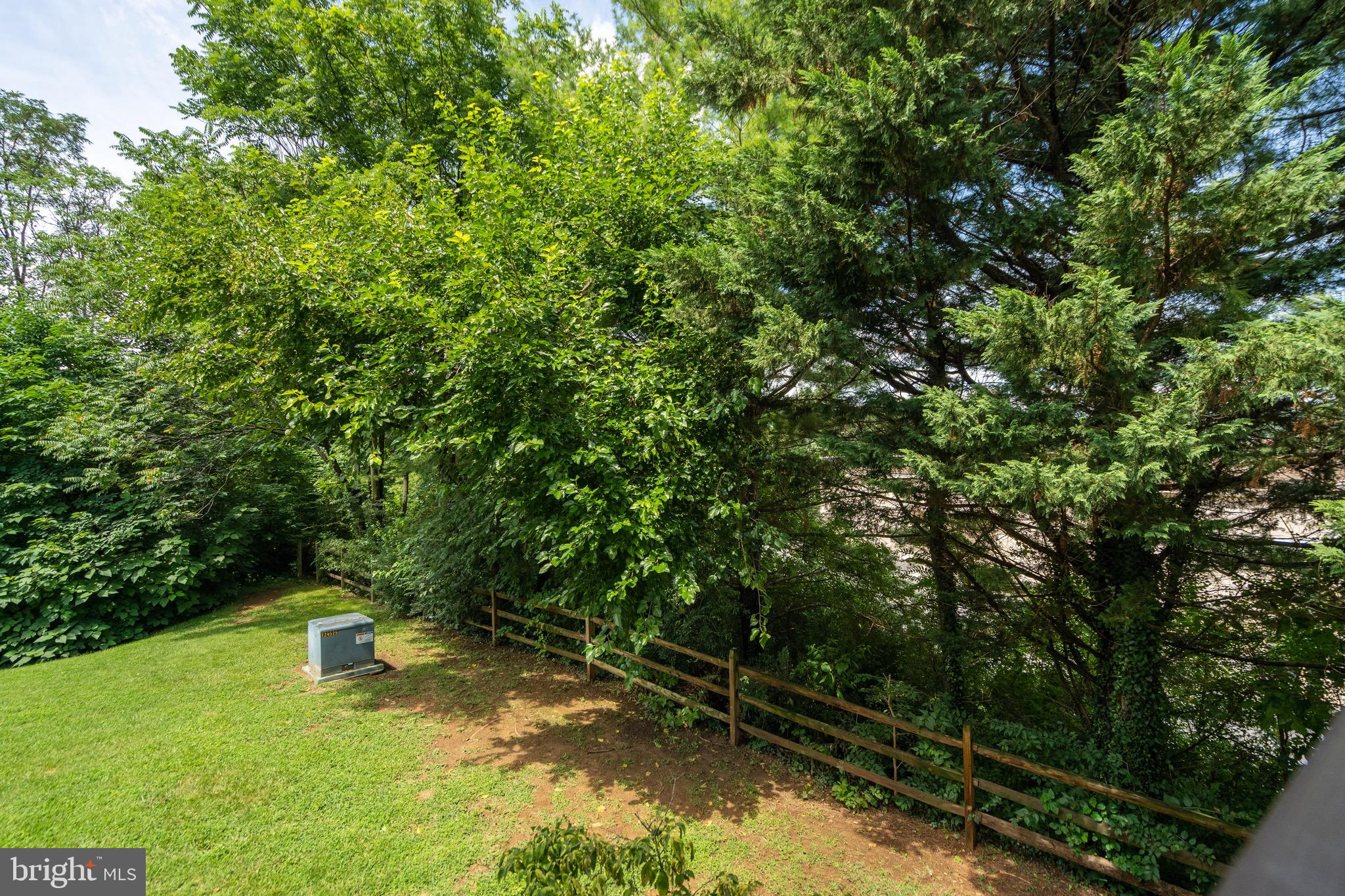 TUDOR SQUARE - Residential