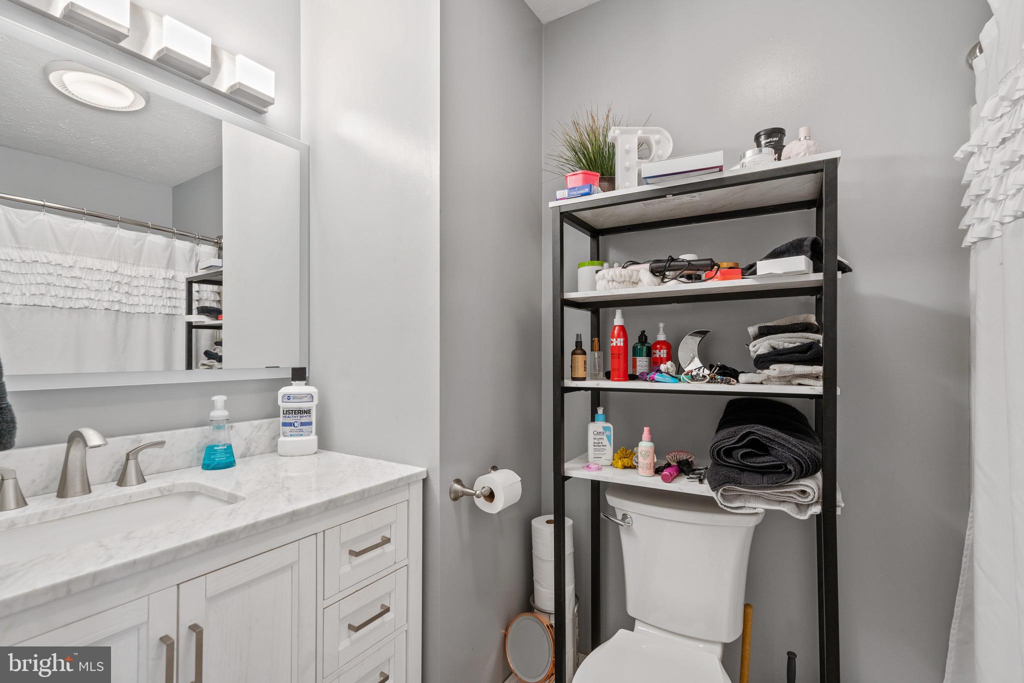 TUDOR SQUARE - Residential