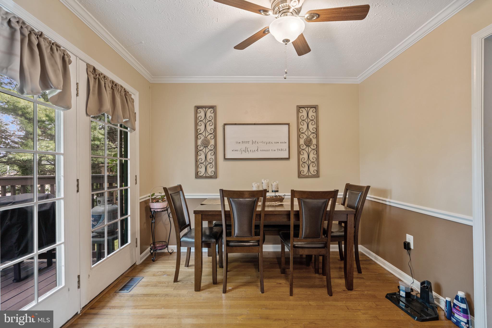 TUDOR SQUARE - Residential