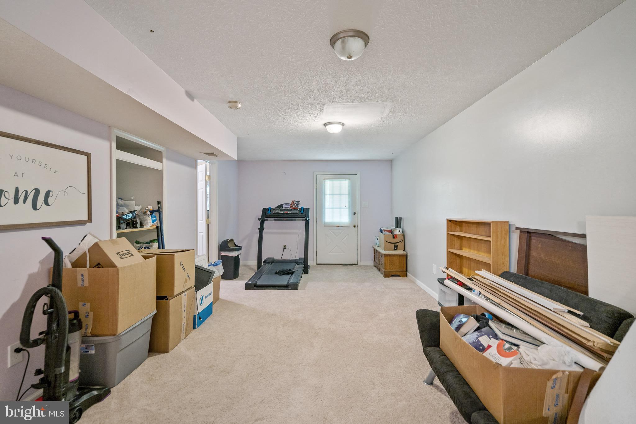 TUDOR SQUARE - Residential