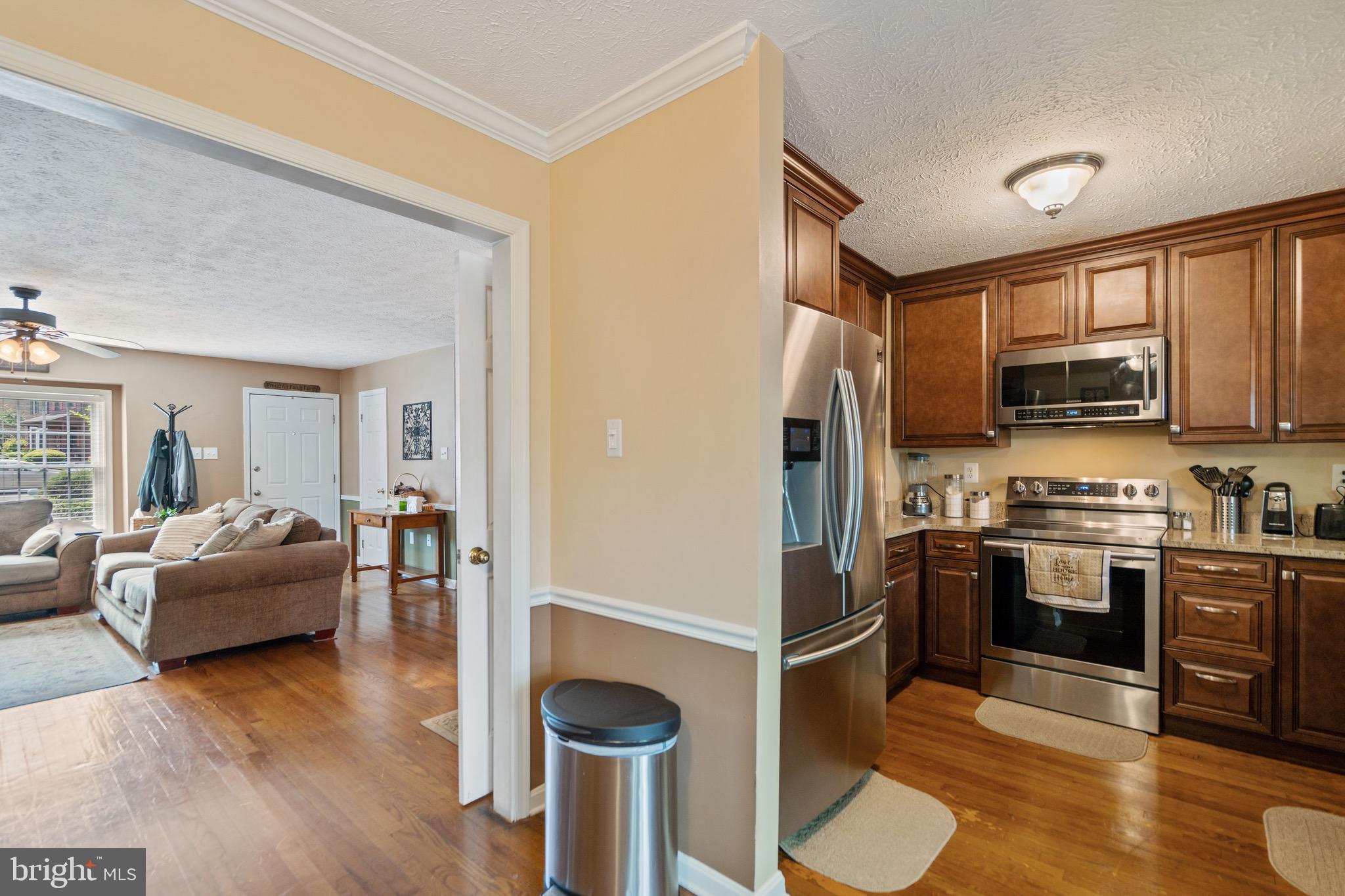 TUDOR SQUARE - Residential