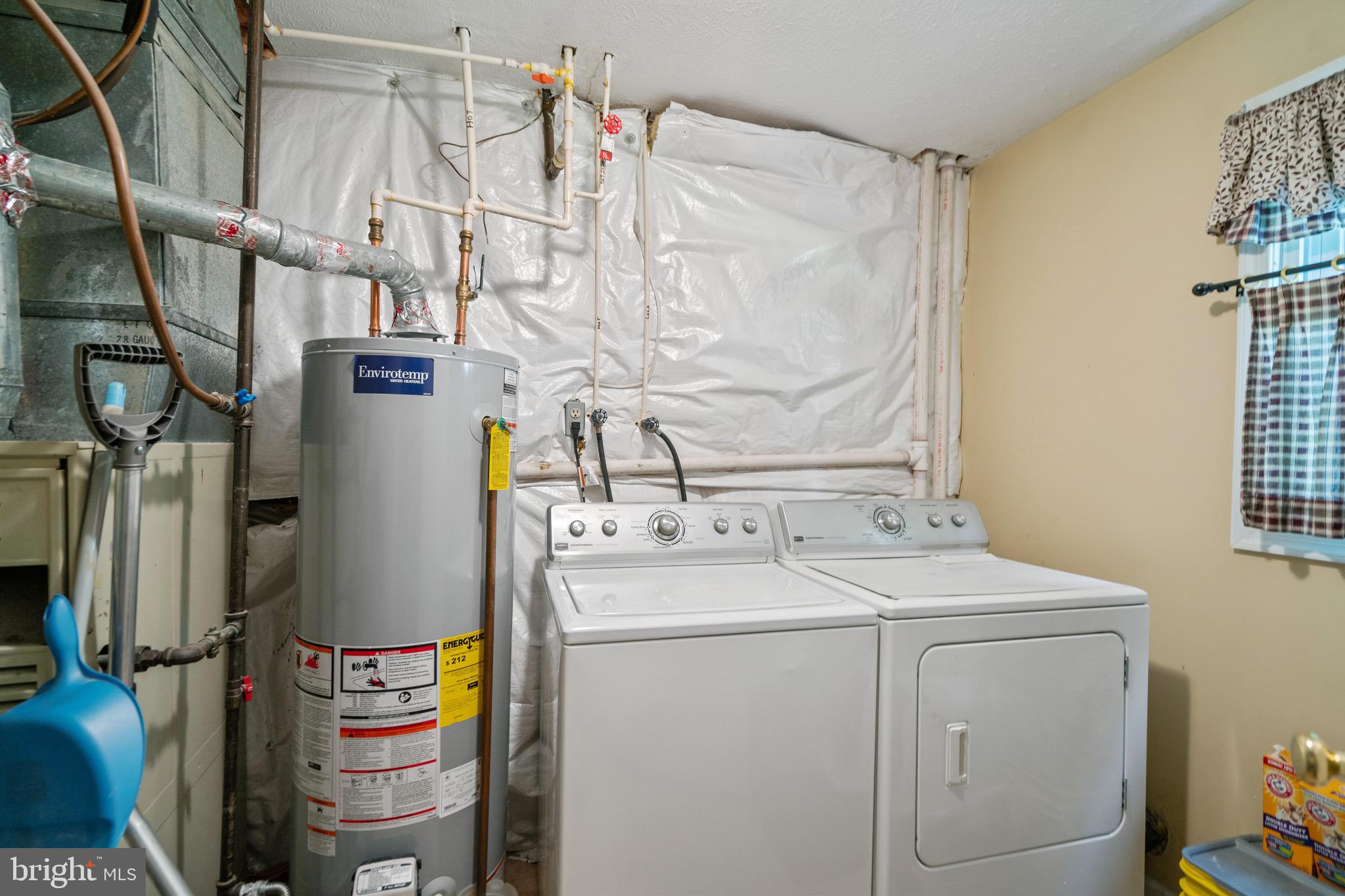 TUDOR SQUARE - Residential