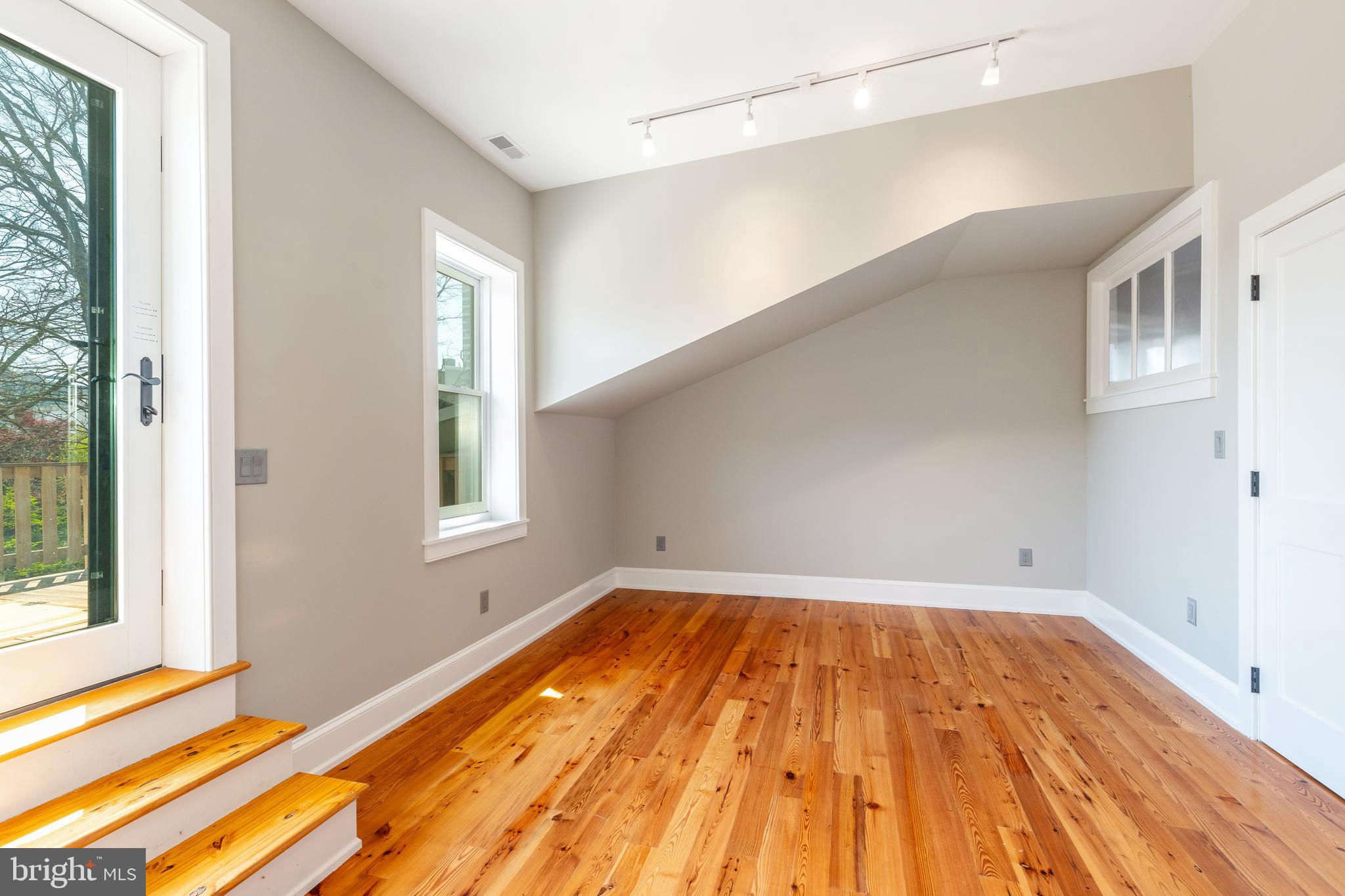 ART MUSEUM AREA - Residential