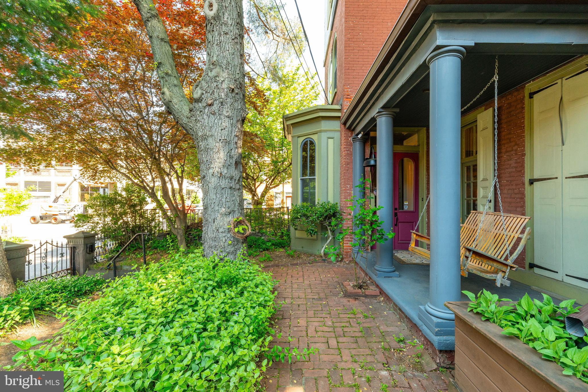 ART MUSEUM AREA - Residential