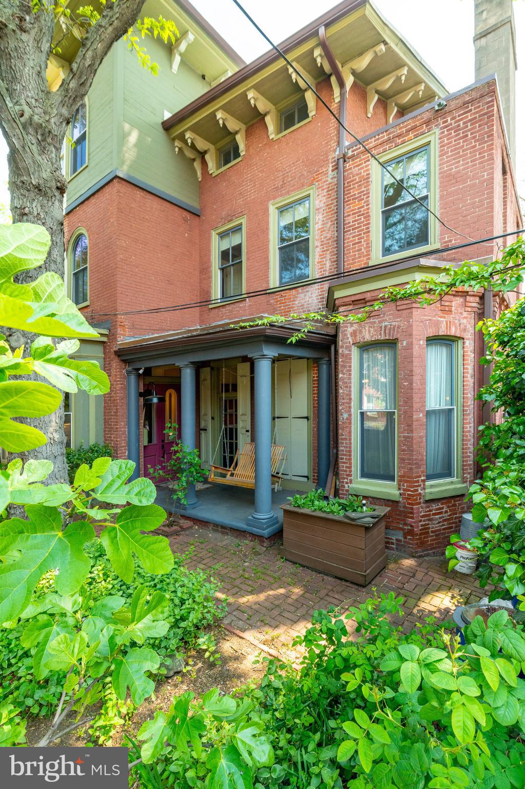 ART MUSEUM AREA - Residential