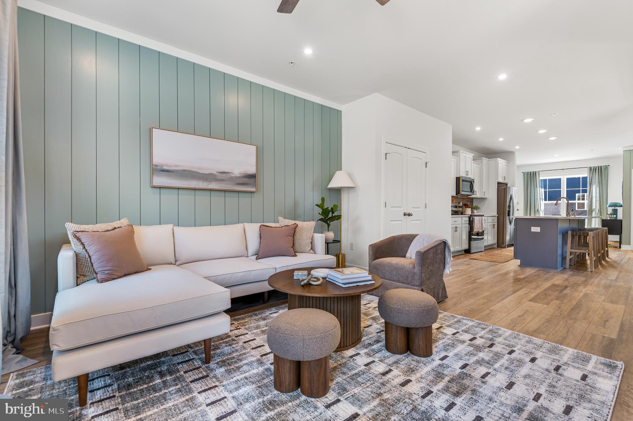 HOLLY OAKS - Residential