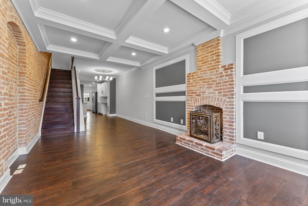 listing image 0