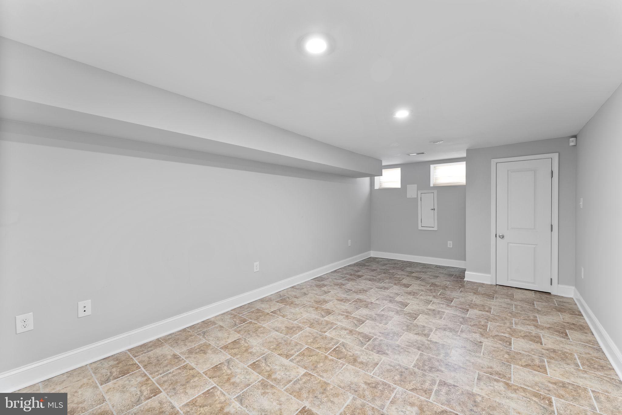 LOCUST POINT - Residential