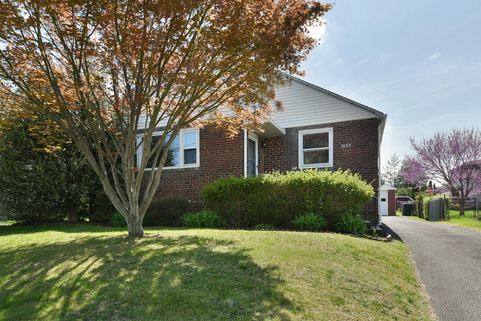 JENKINTOWN - Residential