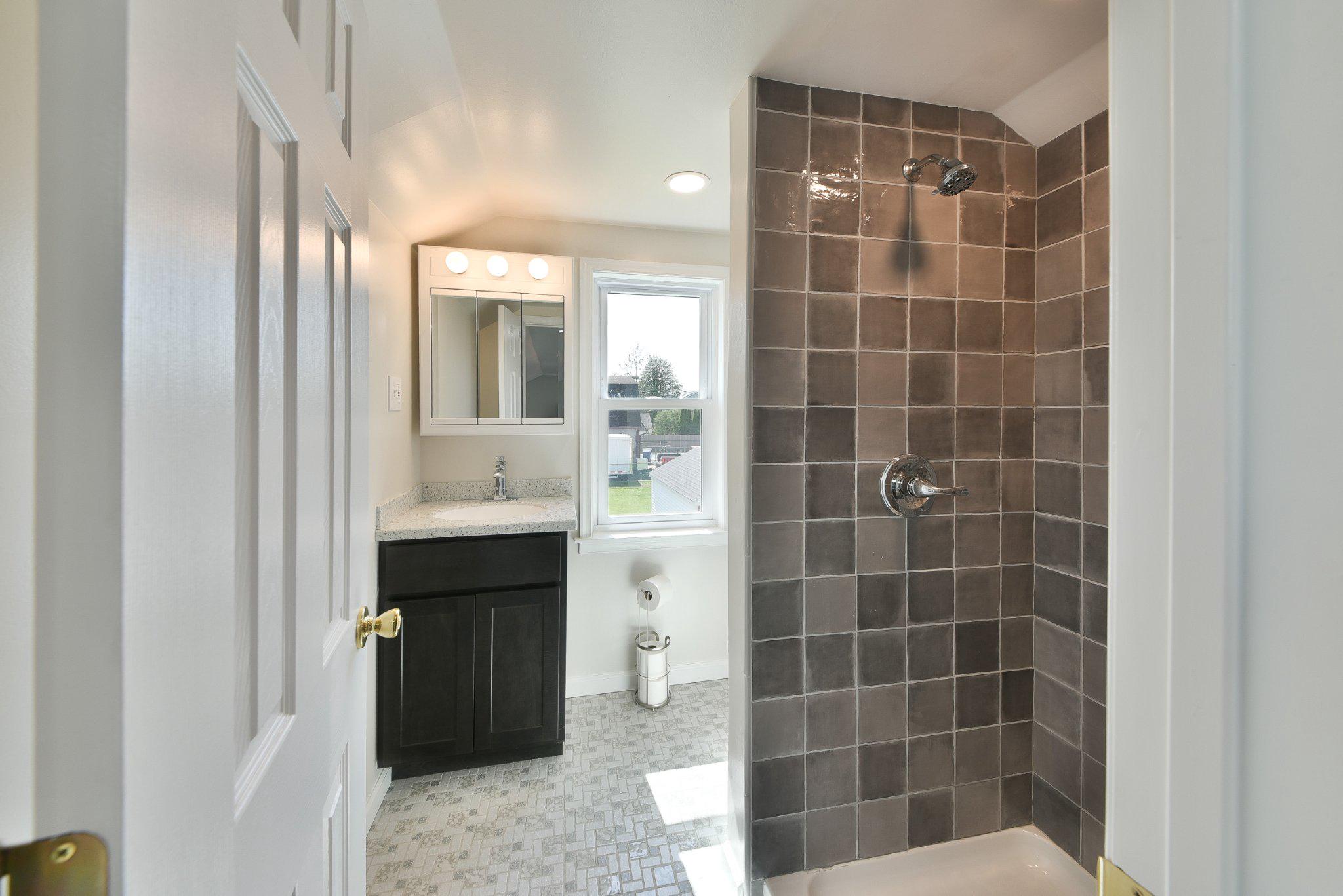 JENKINTOWN - Residential