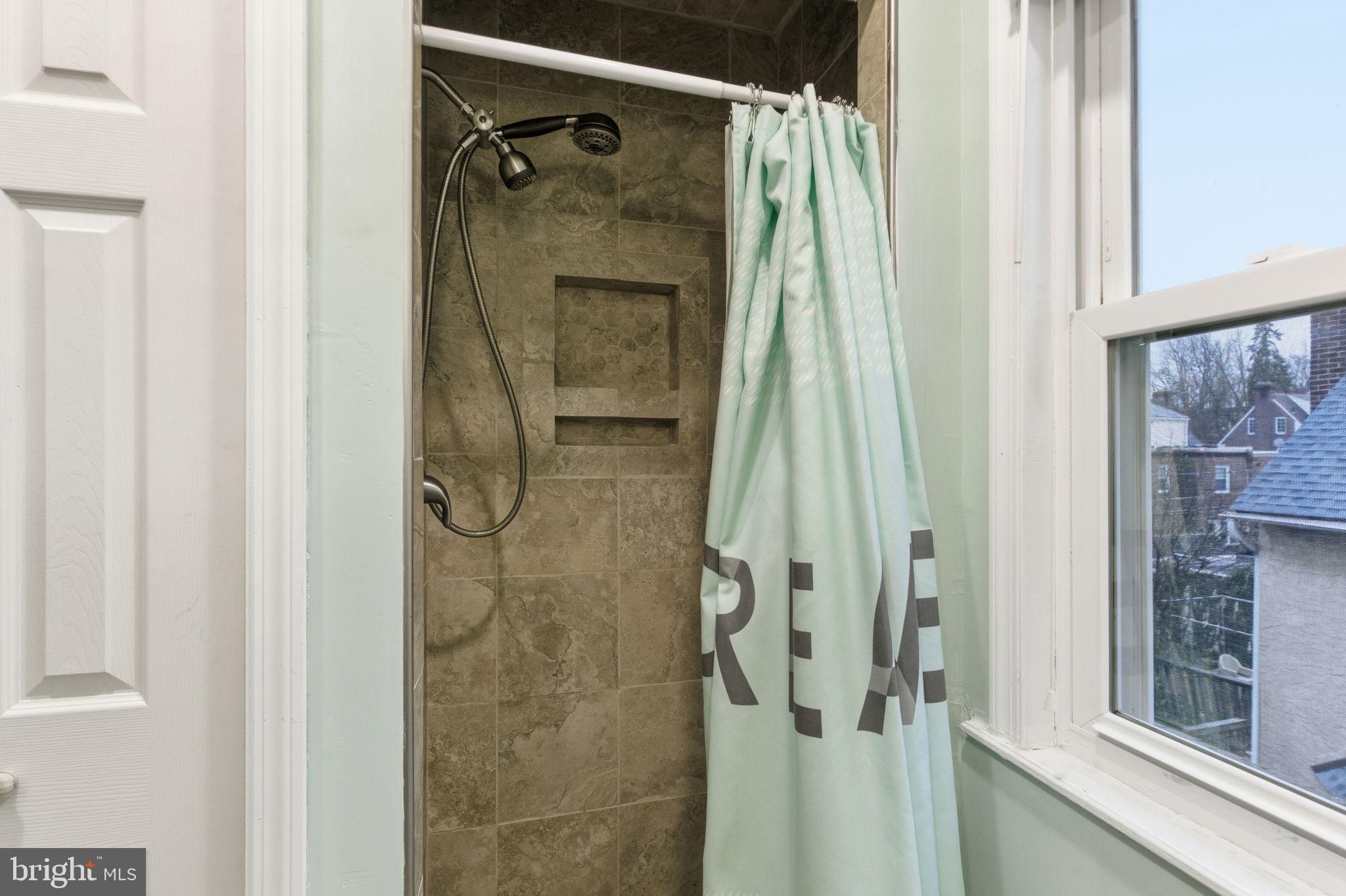 ARDMORE CROSSING - Residential