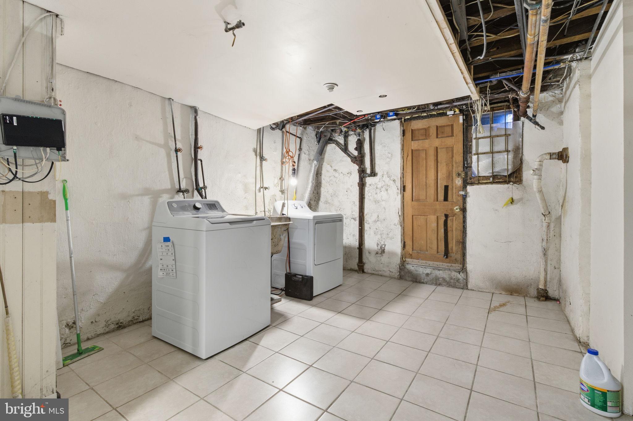 ARDMORE CROSSING - Residential