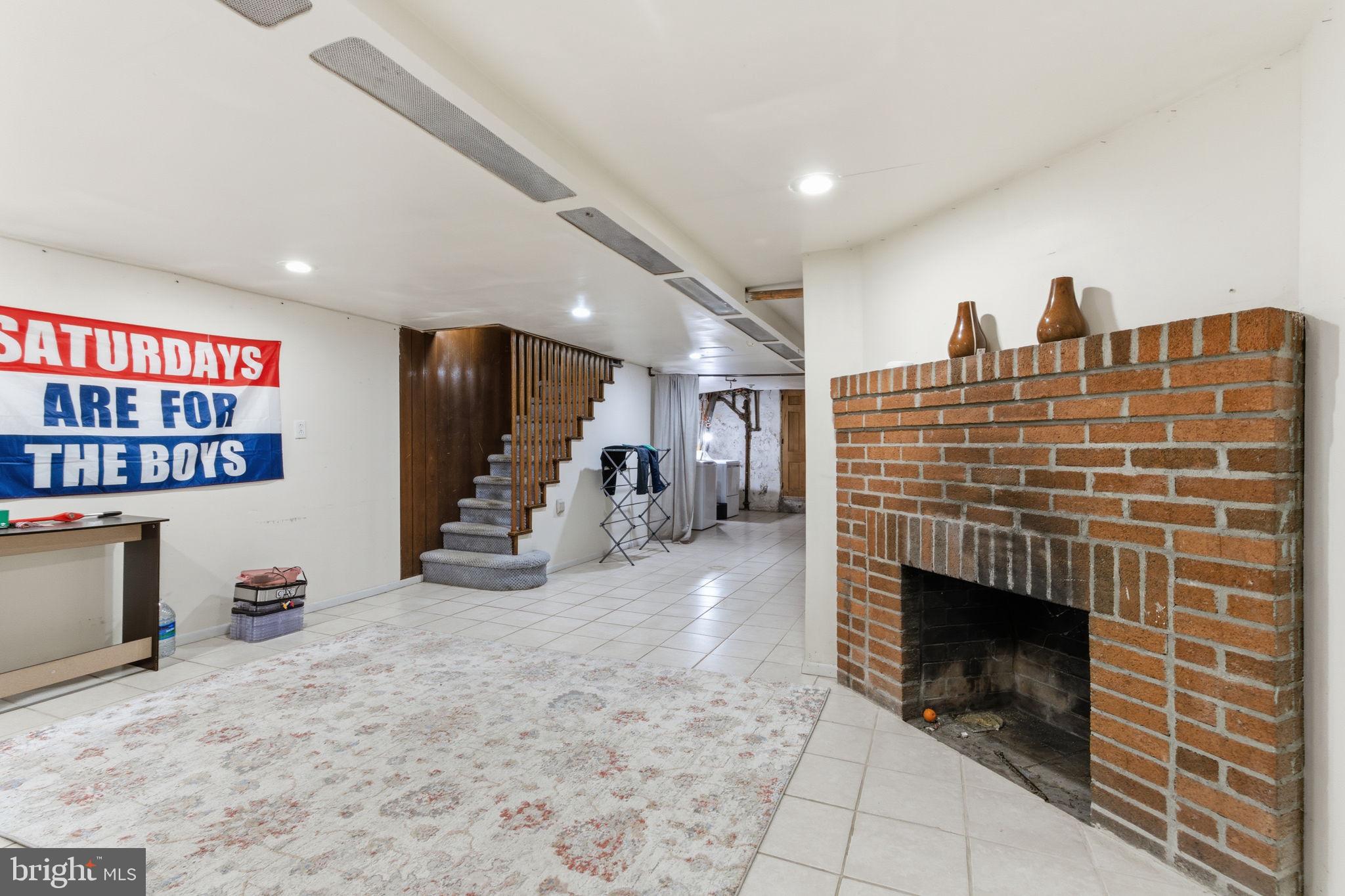 ARDMORE CROSSING - Residential