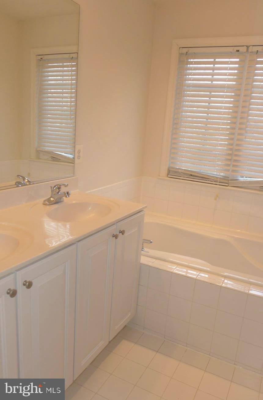 BRUNTON - Residential Lease