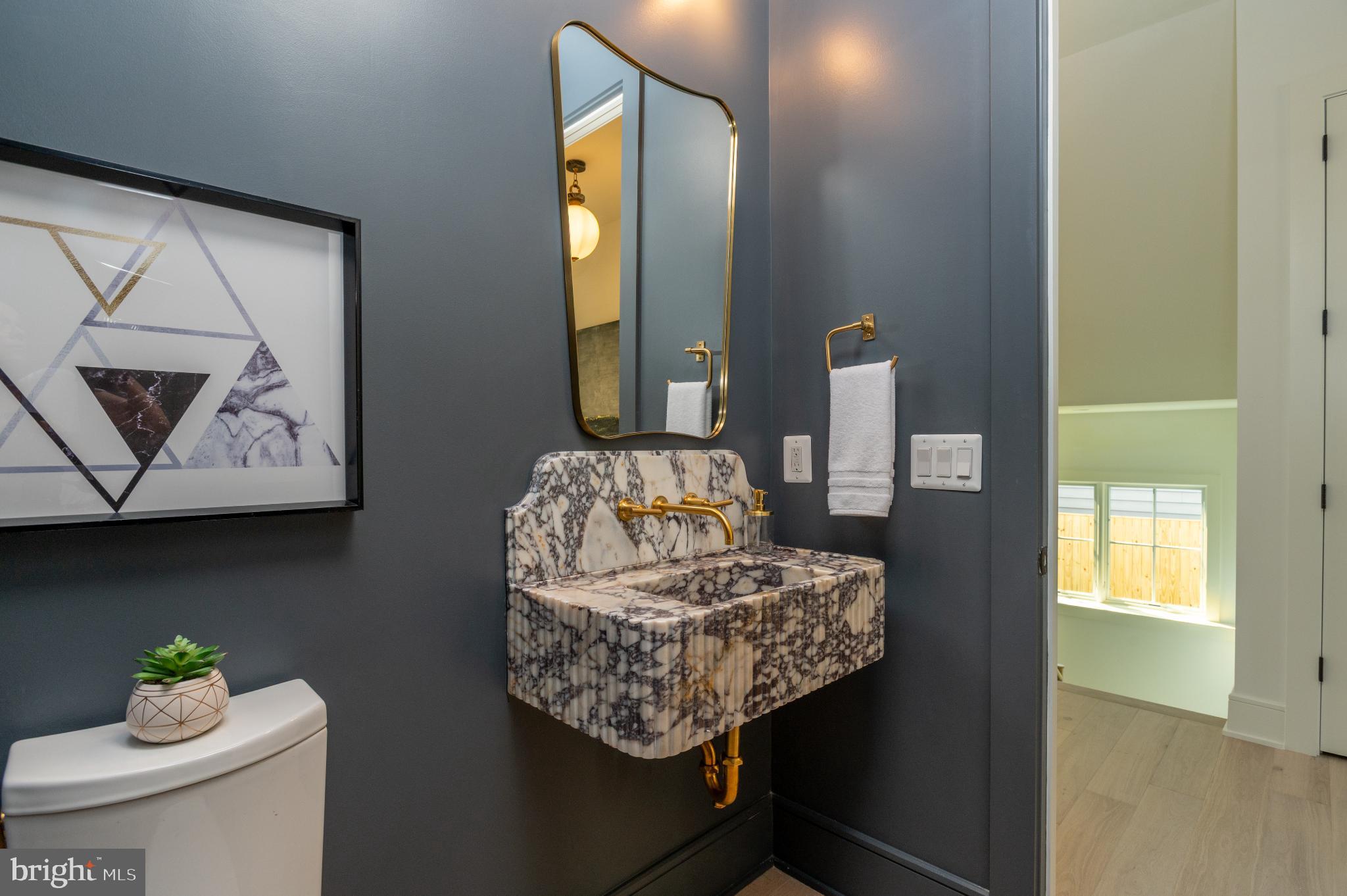 LYON VILLAGE - Residential