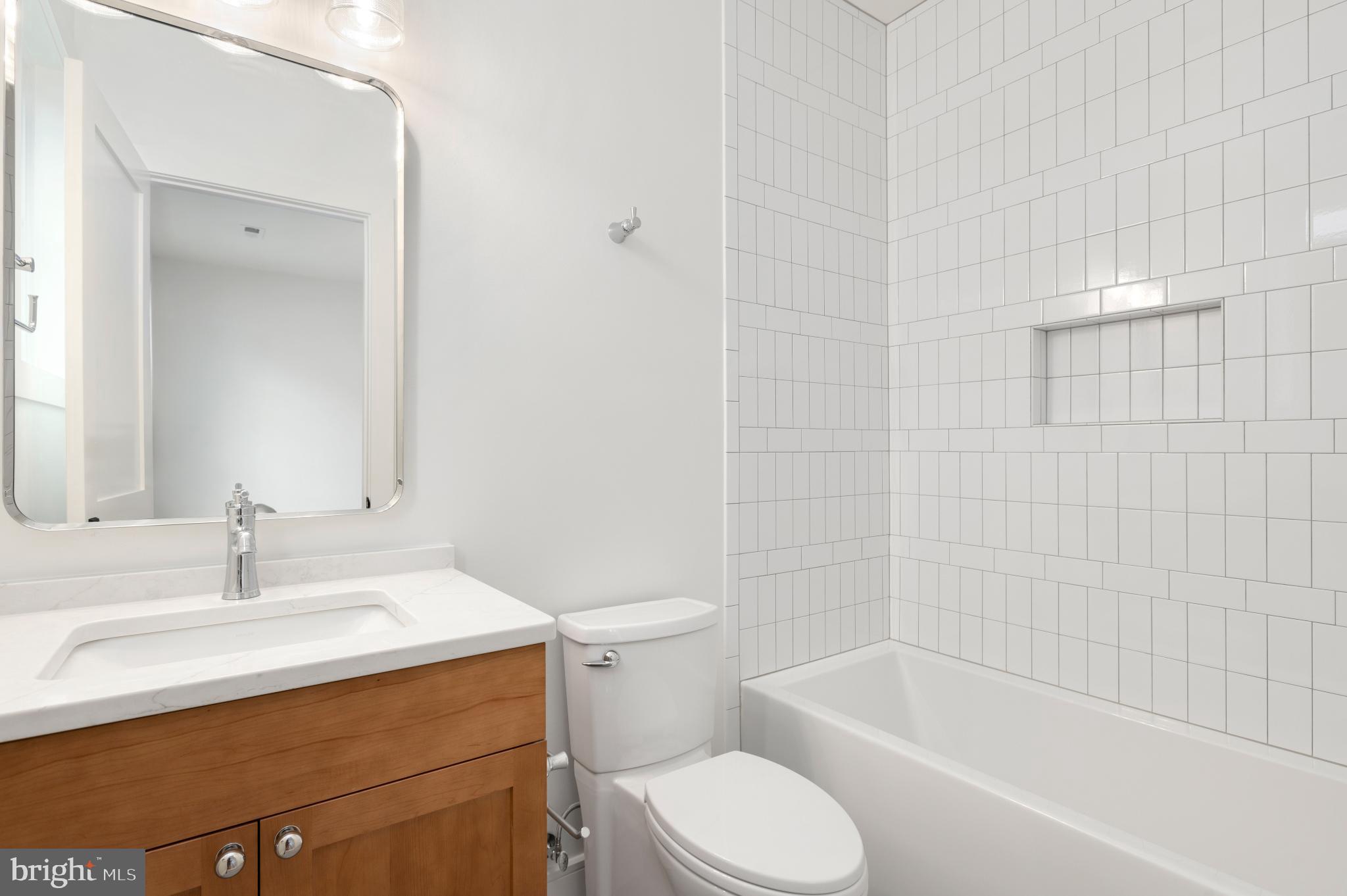 LYON VILLAGE - Residential