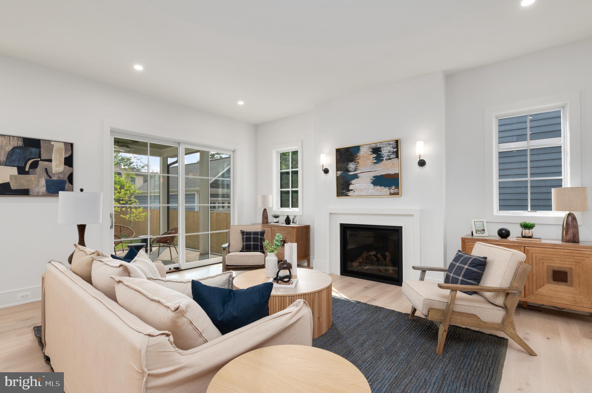 LYON VILLAGE - Residential