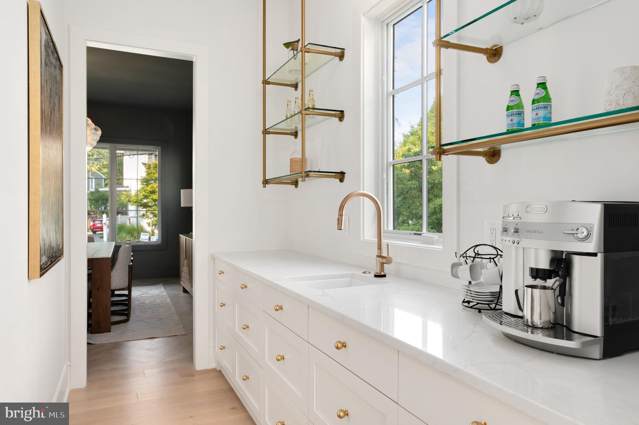 LYON VILLAGE - Residential