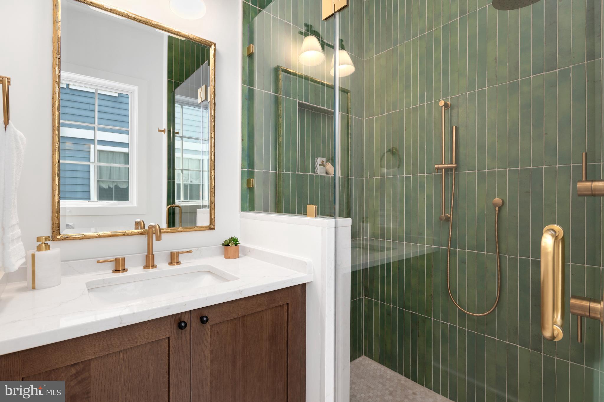 LYON VILLAGE - Residential