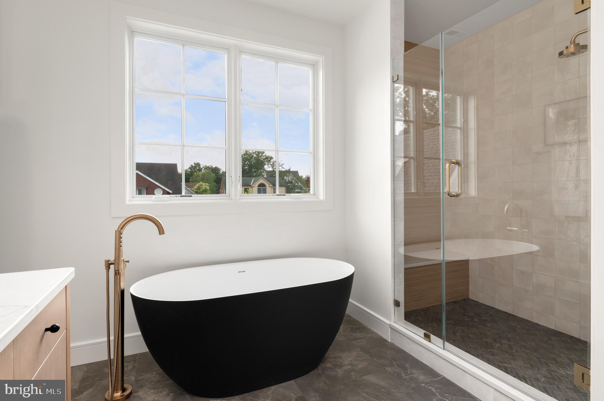 LYON VILLAGE - Residential