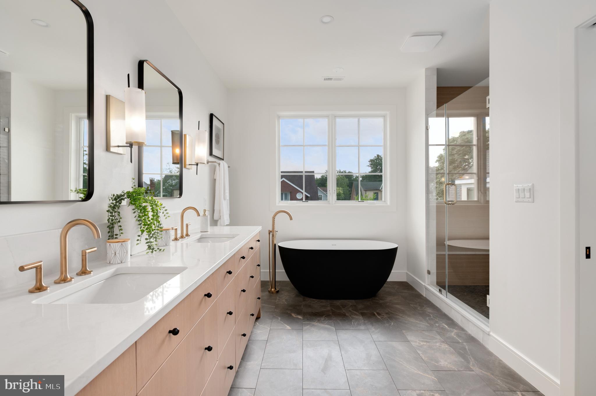 LYON VILLAGE - Residential