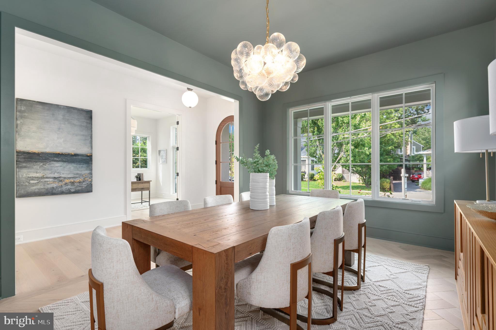 LYON VILLAGE - Residential