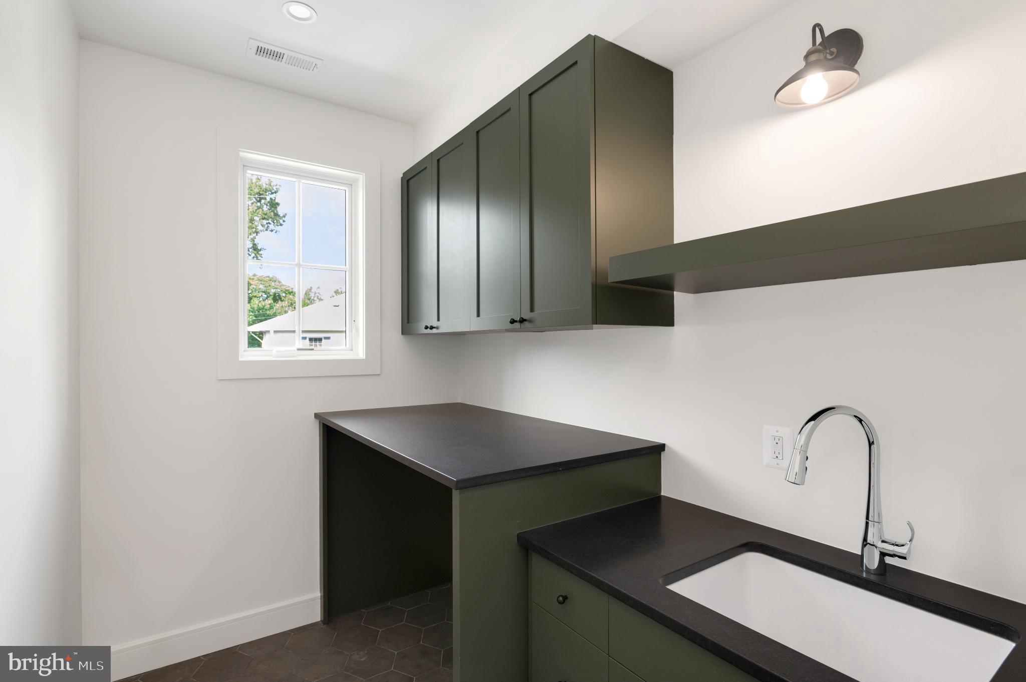 LYON VILLAGE - Residential