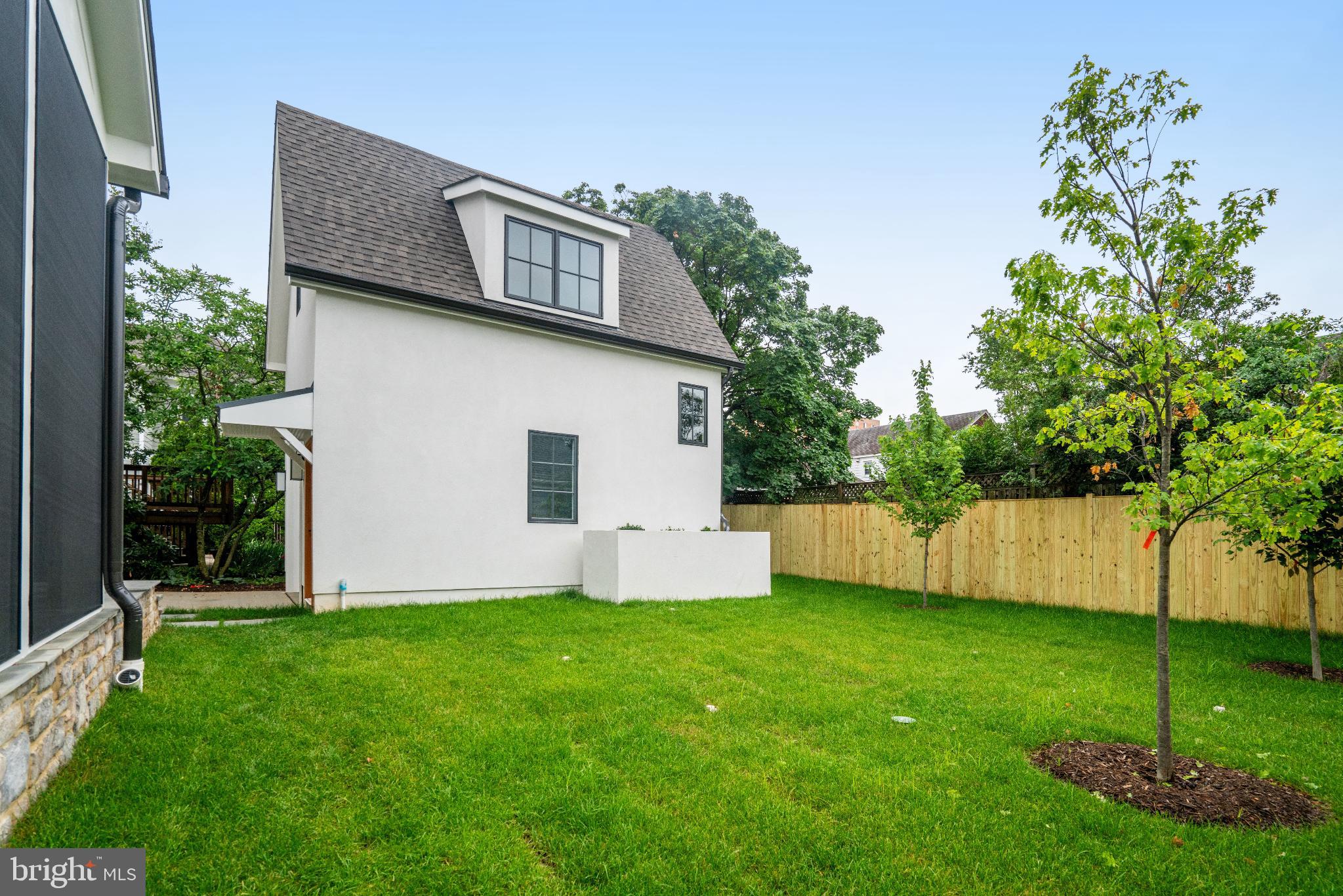 LYON VILLAGE - Residential