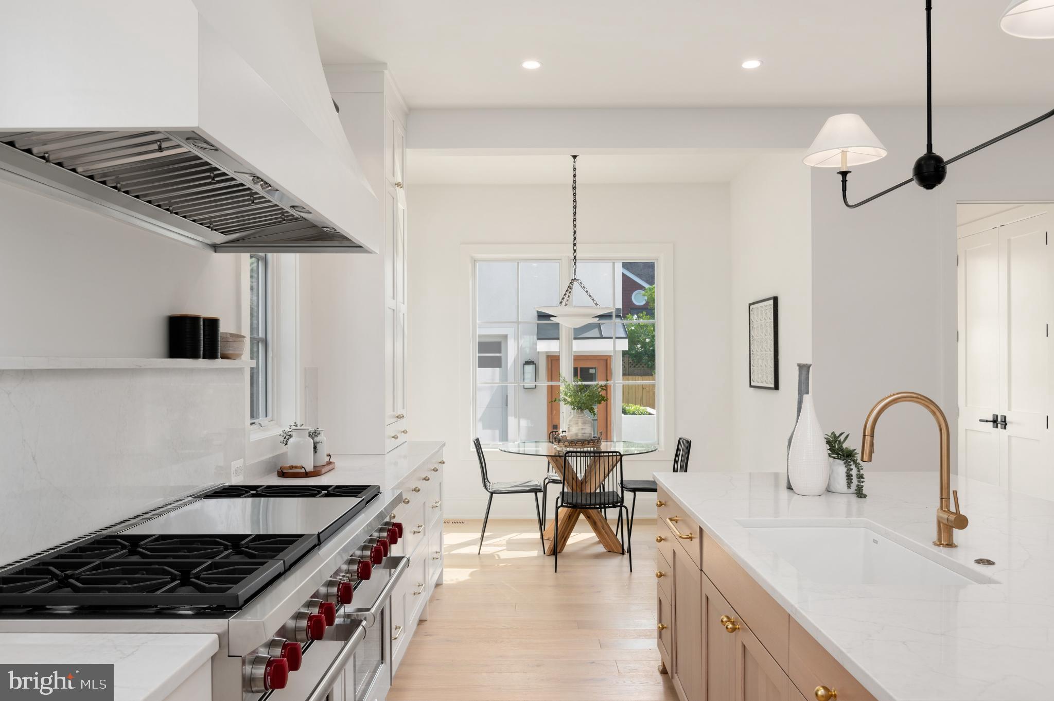 LYON VILLAGE - Residential