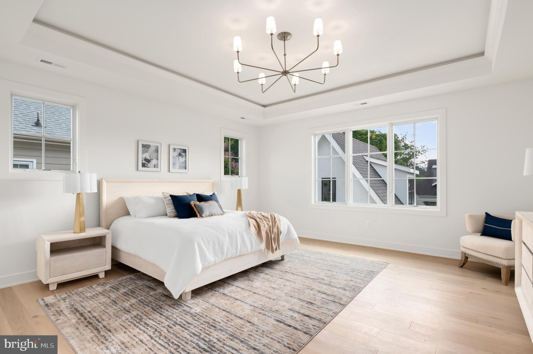 LYON VILLAGE - Residential