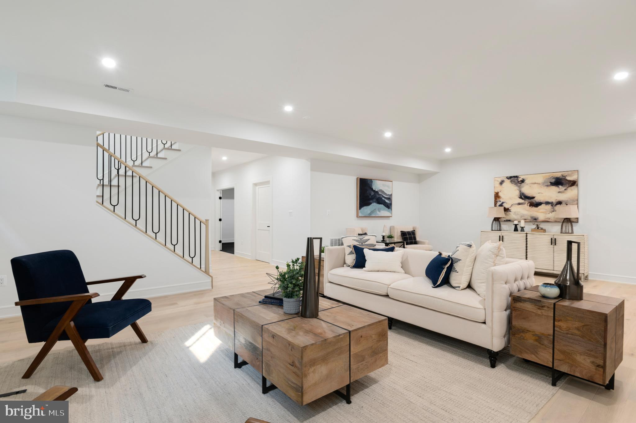 LYON VILLAGE - Residential