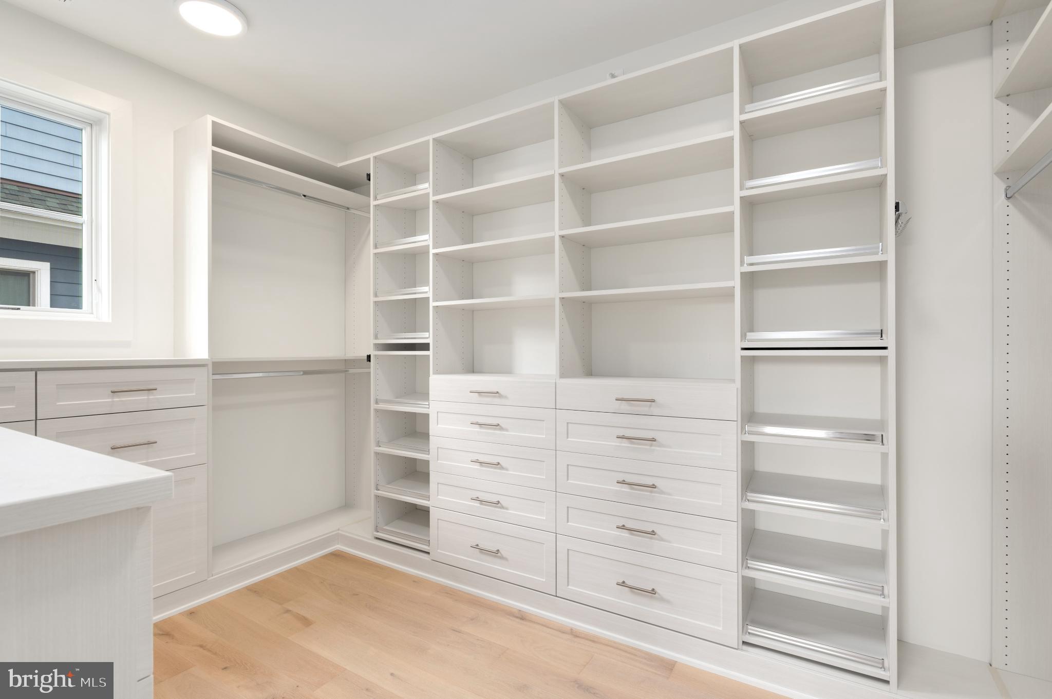 LYON VILLAGE - Residential