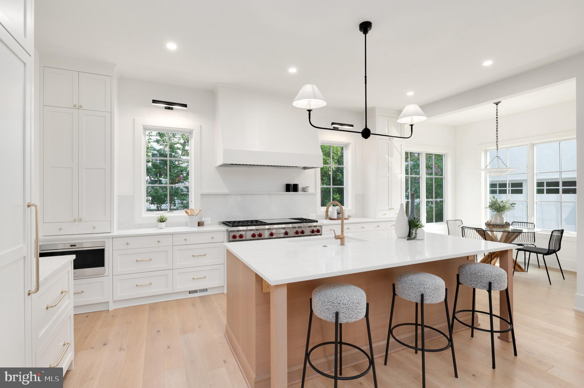 LYON VILLAGE - Residential