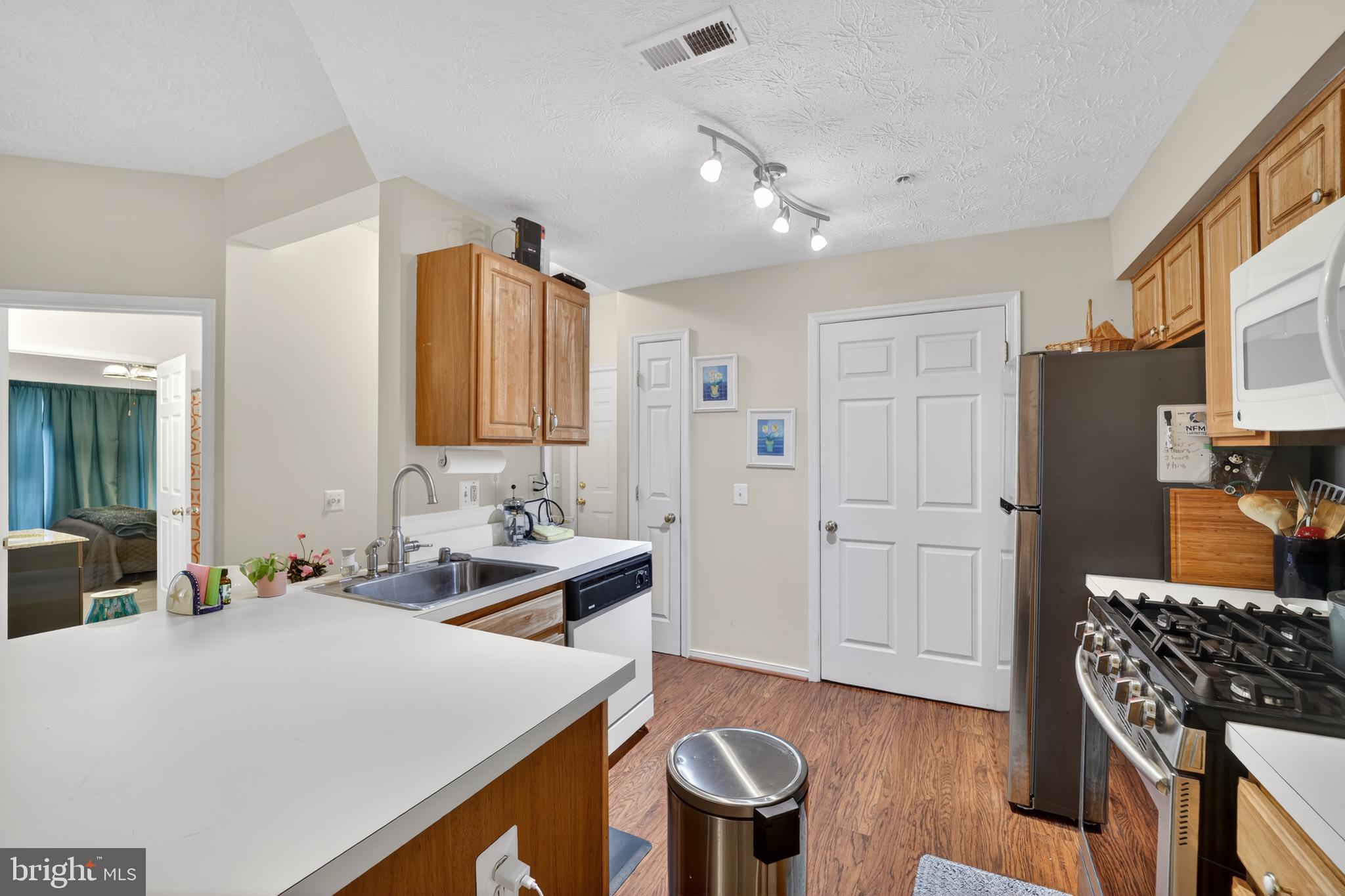 RIVERGATE - Residential