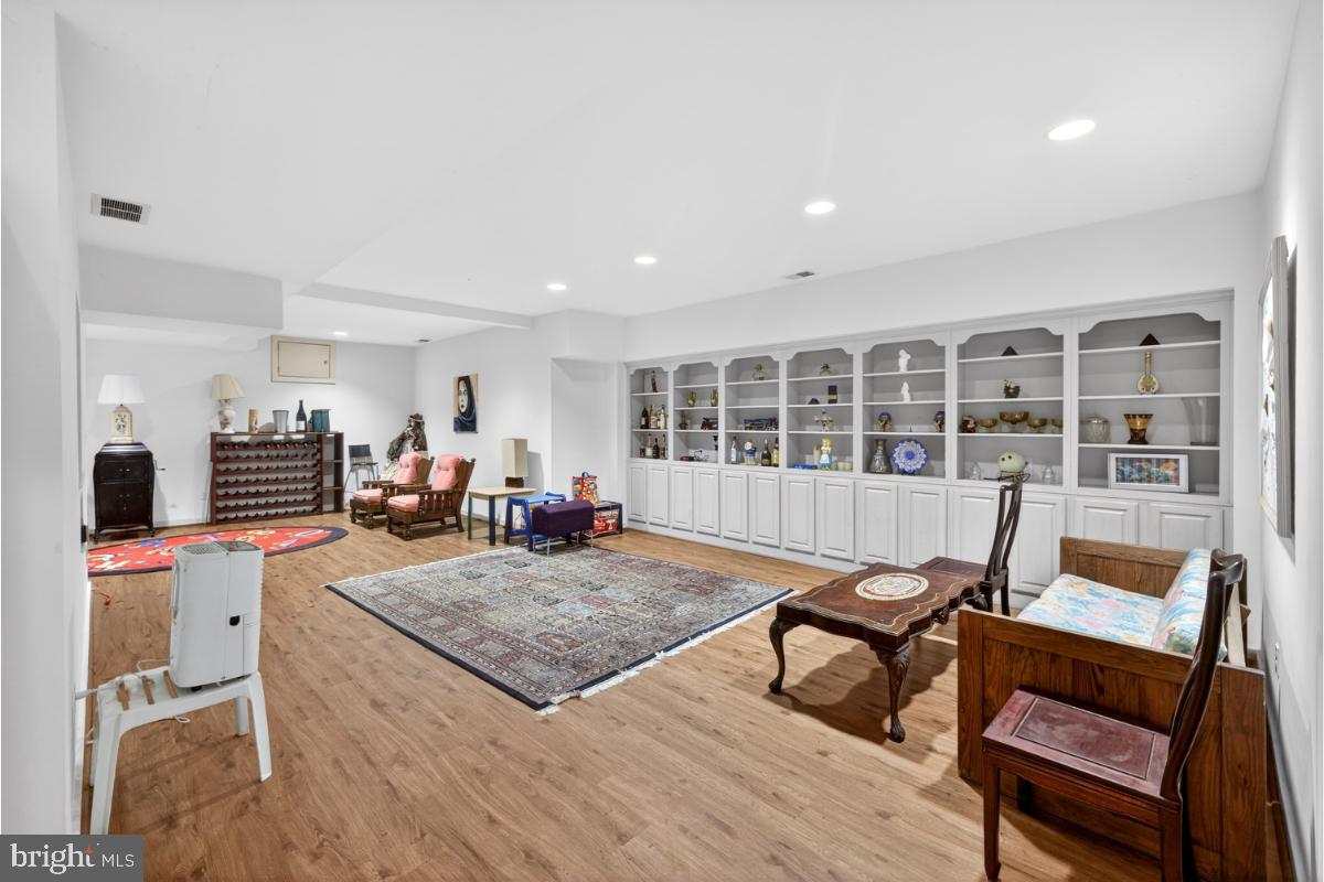 GLEN MILL VILLAGE - Residential