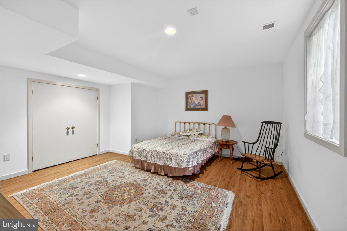 GLEN MILL VILLAGE - Residential