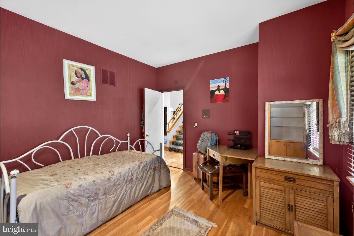 GLEN MILL VILLAGE - Residential