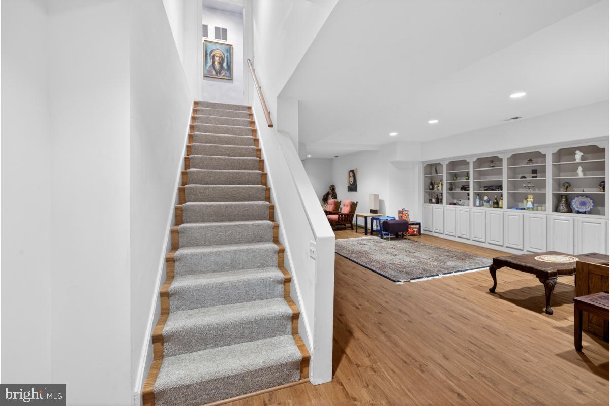 GLEN MILL VILLAGE - Residential