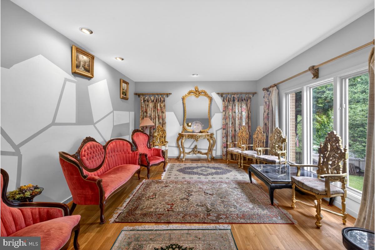 GLEN MILL VILLAGE - Residential