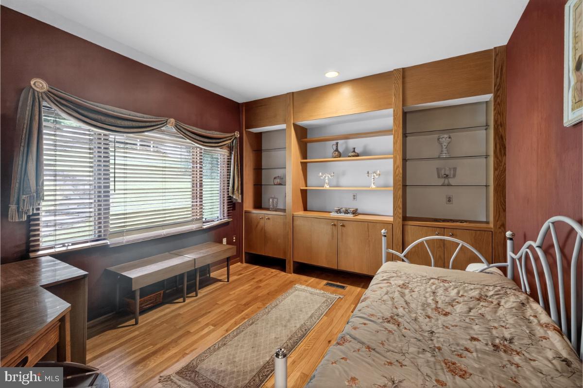 GLEN MILL VILLAGE - Residential