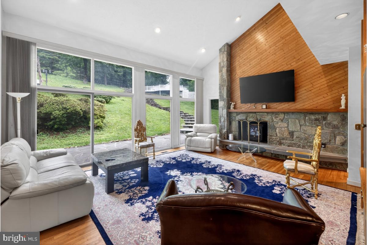 GLEN MILL VILLAGE - Residential