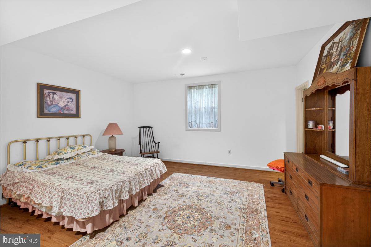 GLEN MILL VILLAGE - Residential