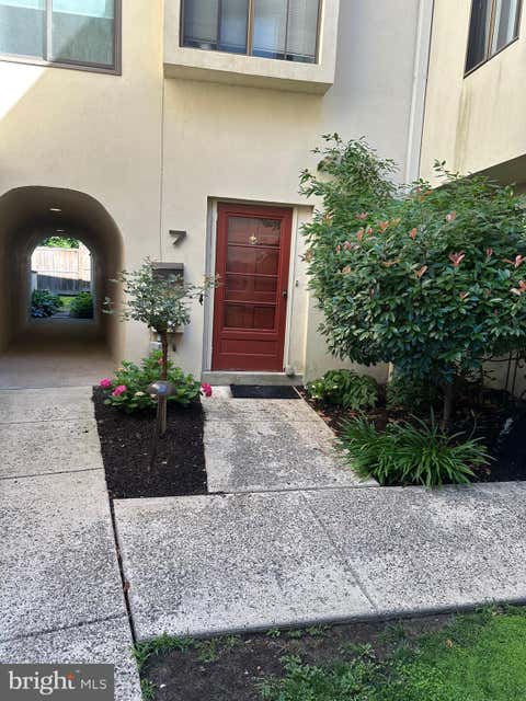 Townhouse For Sale - 100 Llanalew Road #7<br/> HAVERFORD, PA 19041