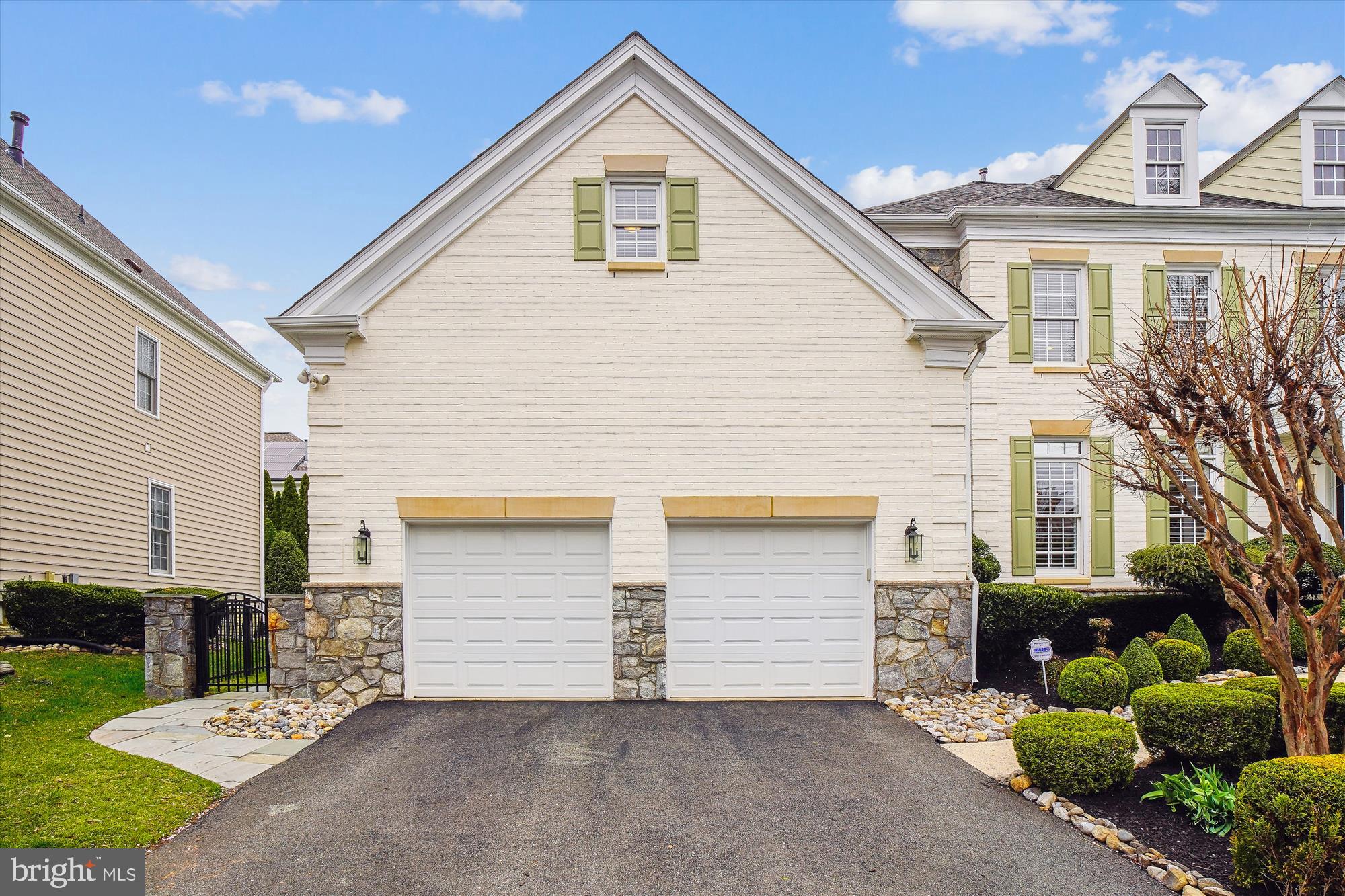 FALLSGROVE - Residential